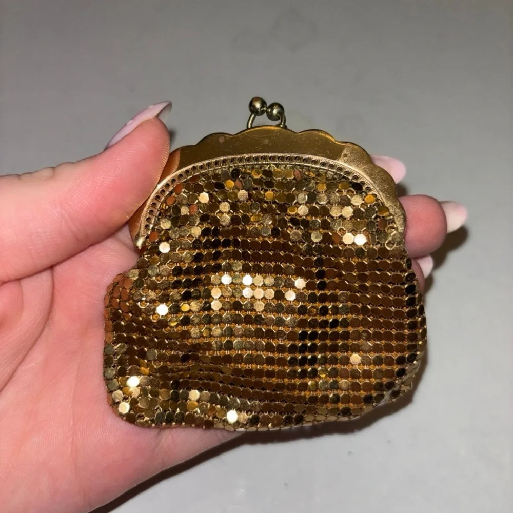 Vintage Gold Mesh Coin Purse with Clasp
